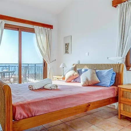 In Sleeps 6 Includes Swimming Pool Air Con And Wifi 4 Вилла *