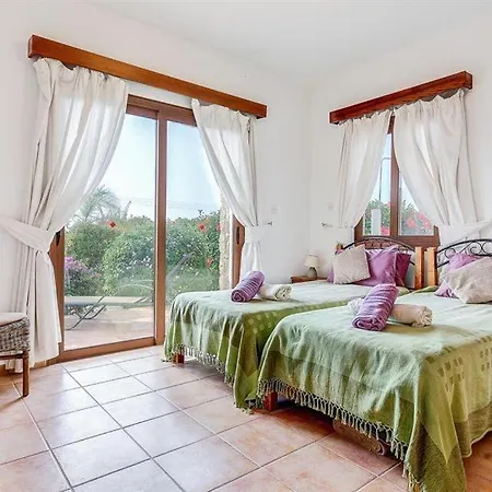 In Sleeps 6 Includes Swimming Pool Air Con And Wifi 4 Вилла