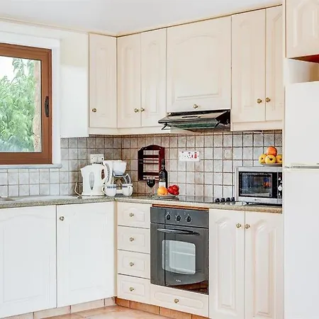 In Sleeps 6 Includes Swimming Pool Air Con And Wifi 4 Вилла *