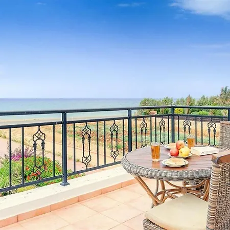 In Sleeps 6 Includes Swimming Pool Air Con And Wifi 4 Villa Argaka