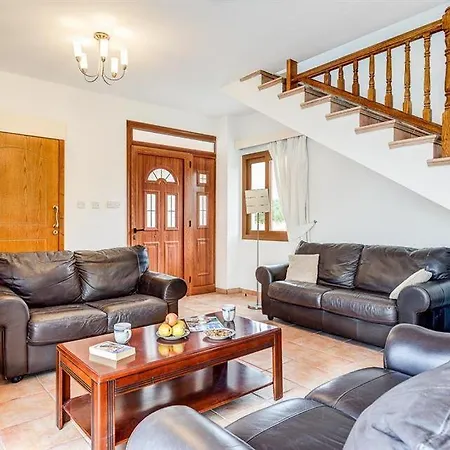 Villa In Sleeps 6 Includes Swimming Pool Air Con And Wifi 4 Argaka